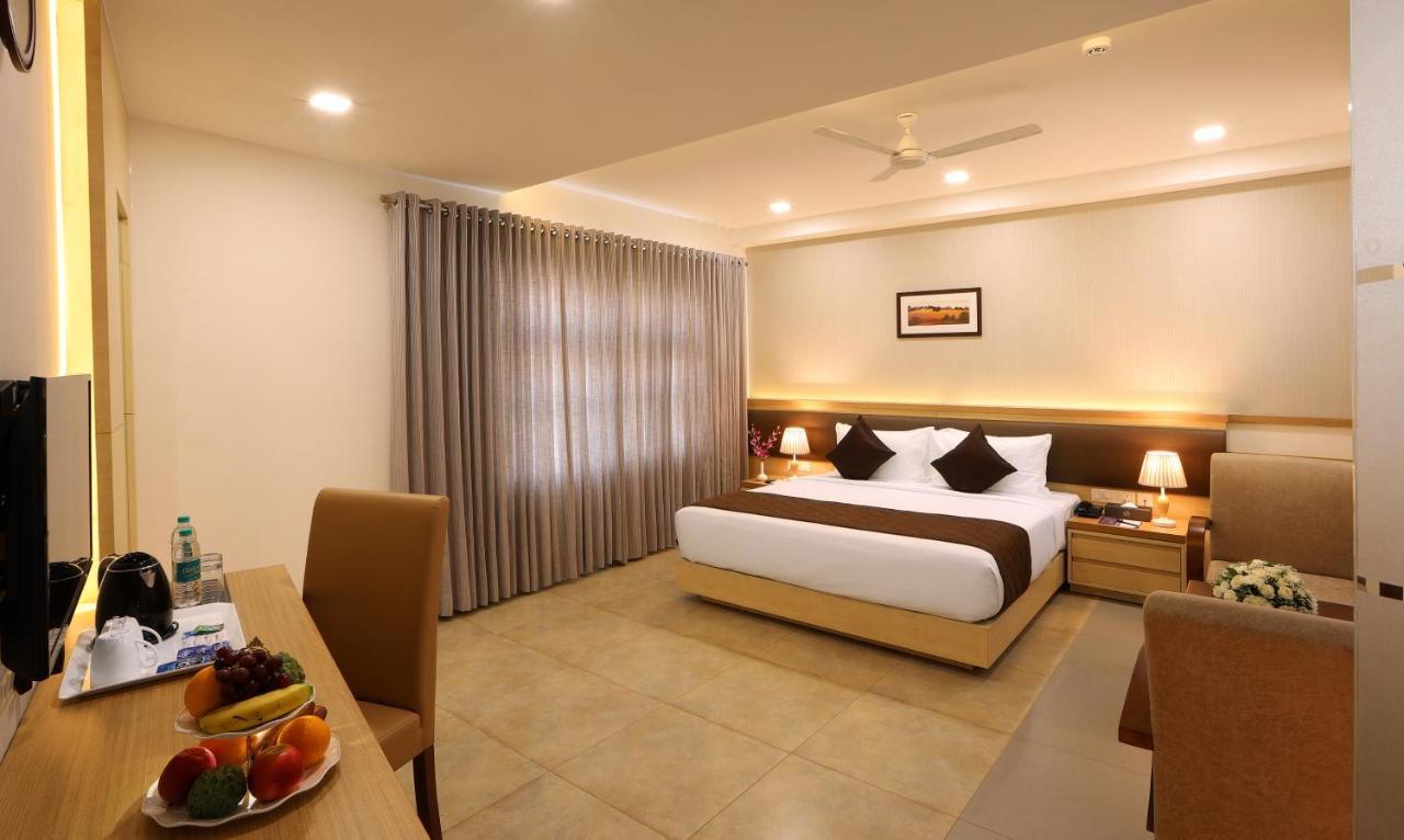 Flora Charishma Residency Aluva Ξενοδοχείο Kochi Εξωτερικό φωτογραφία