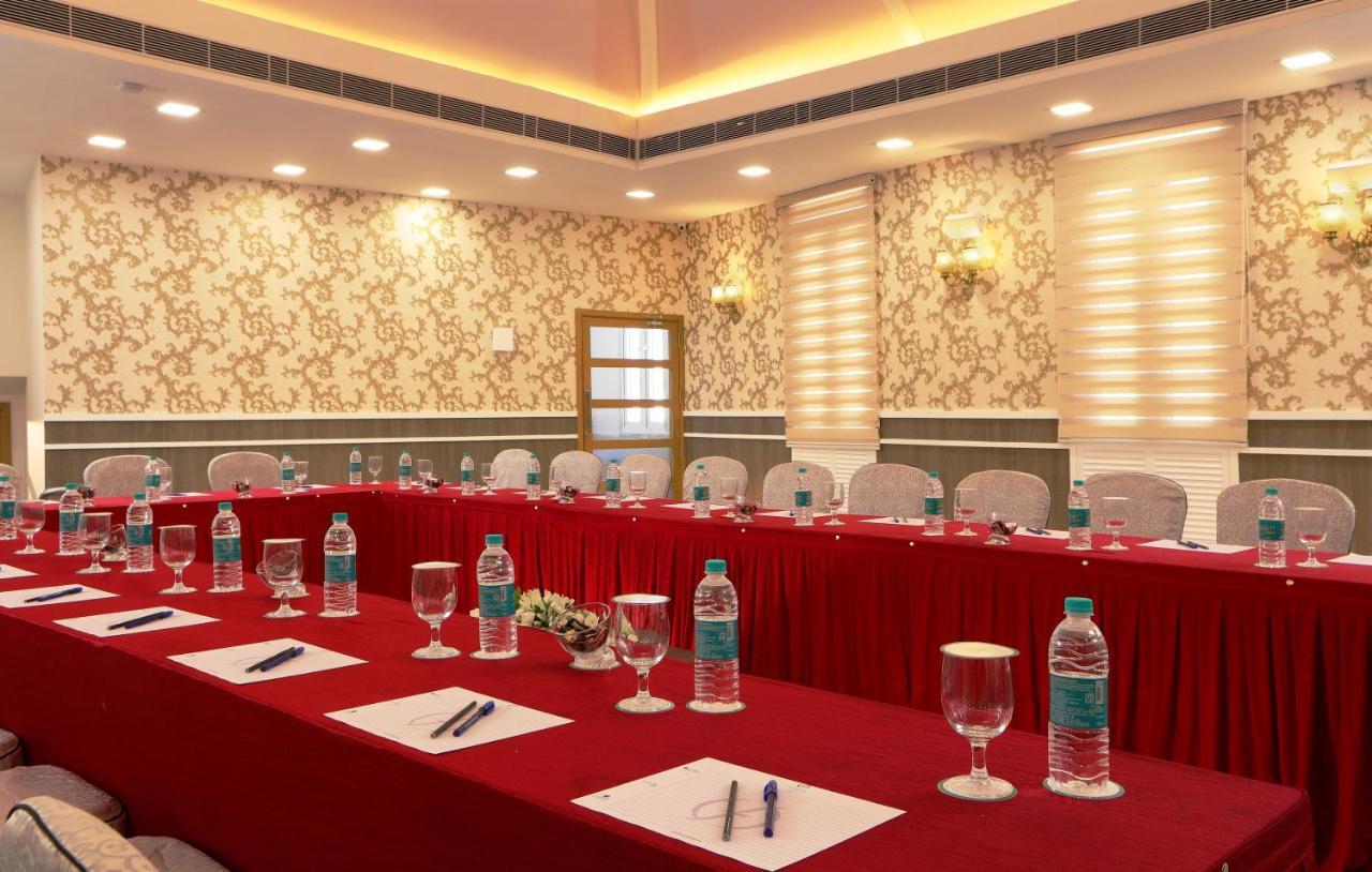 Flora Charishma Residency Aluva Ξενοδοχείο Kochi Εξωτερικό φωτογραφία
